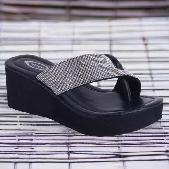 Size 5.5 Italina Black Silver Rhinestone Embellished Platform Thong Sandal - Picture 6 of 6